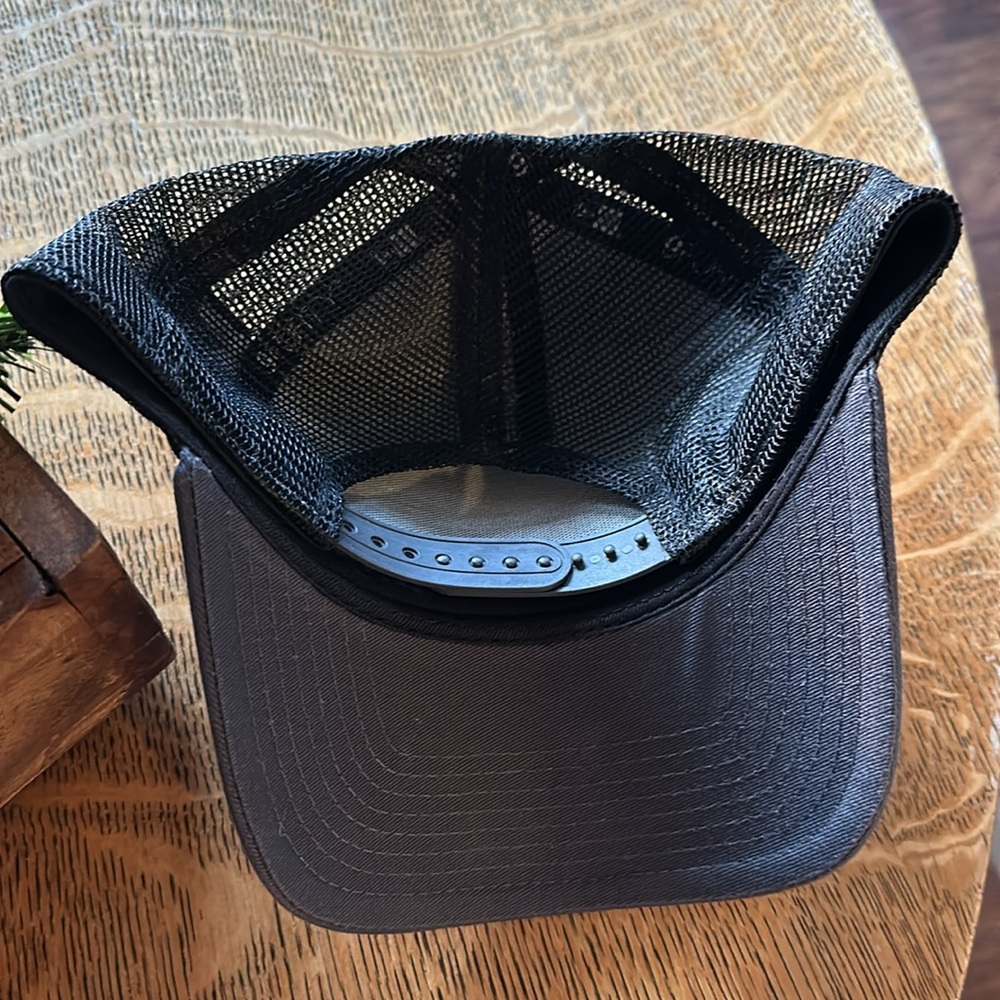 NWT Leatherman logo Trucker snap back hat. Dark gray with black mesh back. - Picture 2 of 4